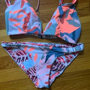 Maaji bikini reversible top=L bottoms=S